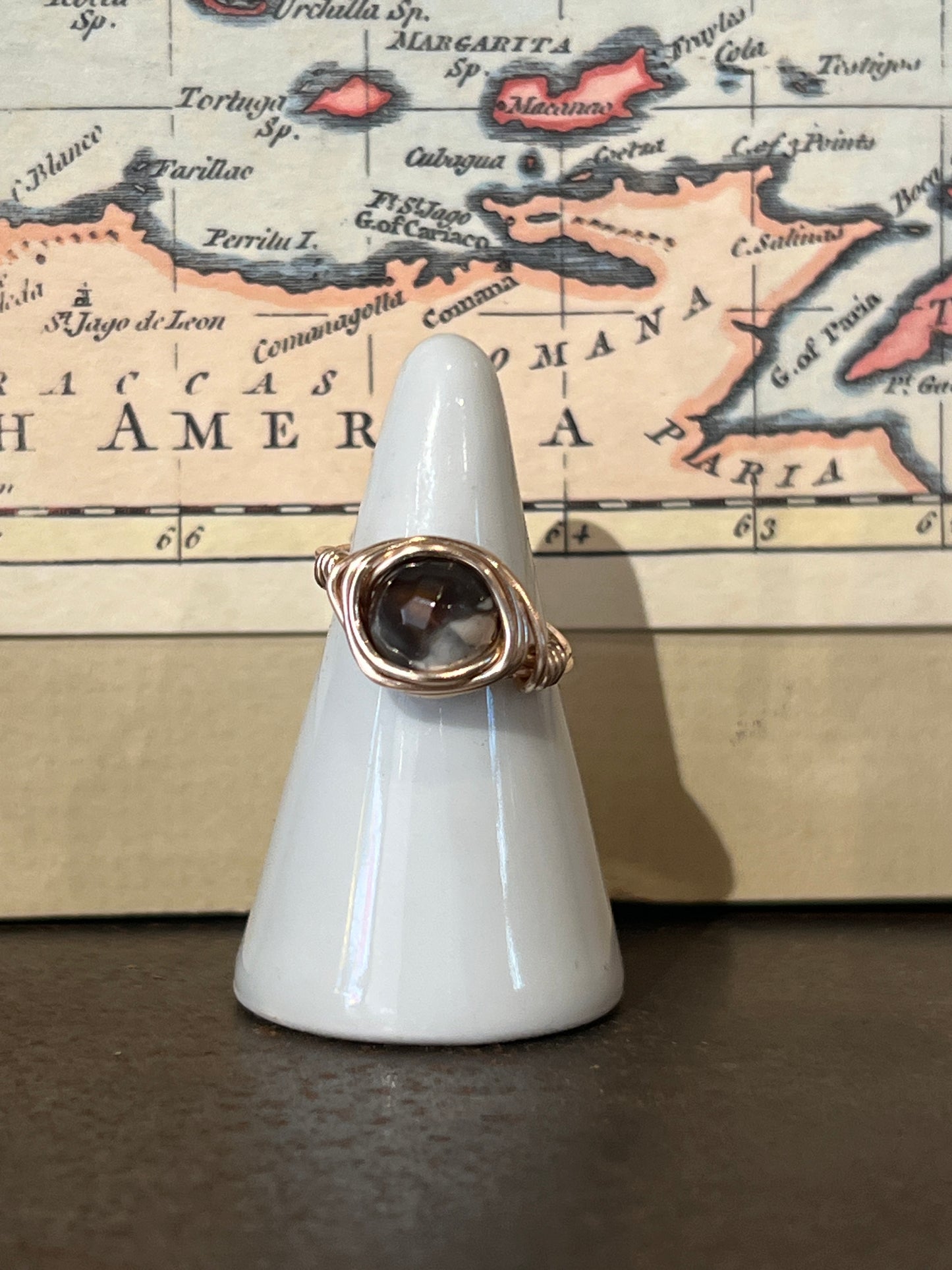 
                  
                    Sibay Studio: Wire Ring
                  
                