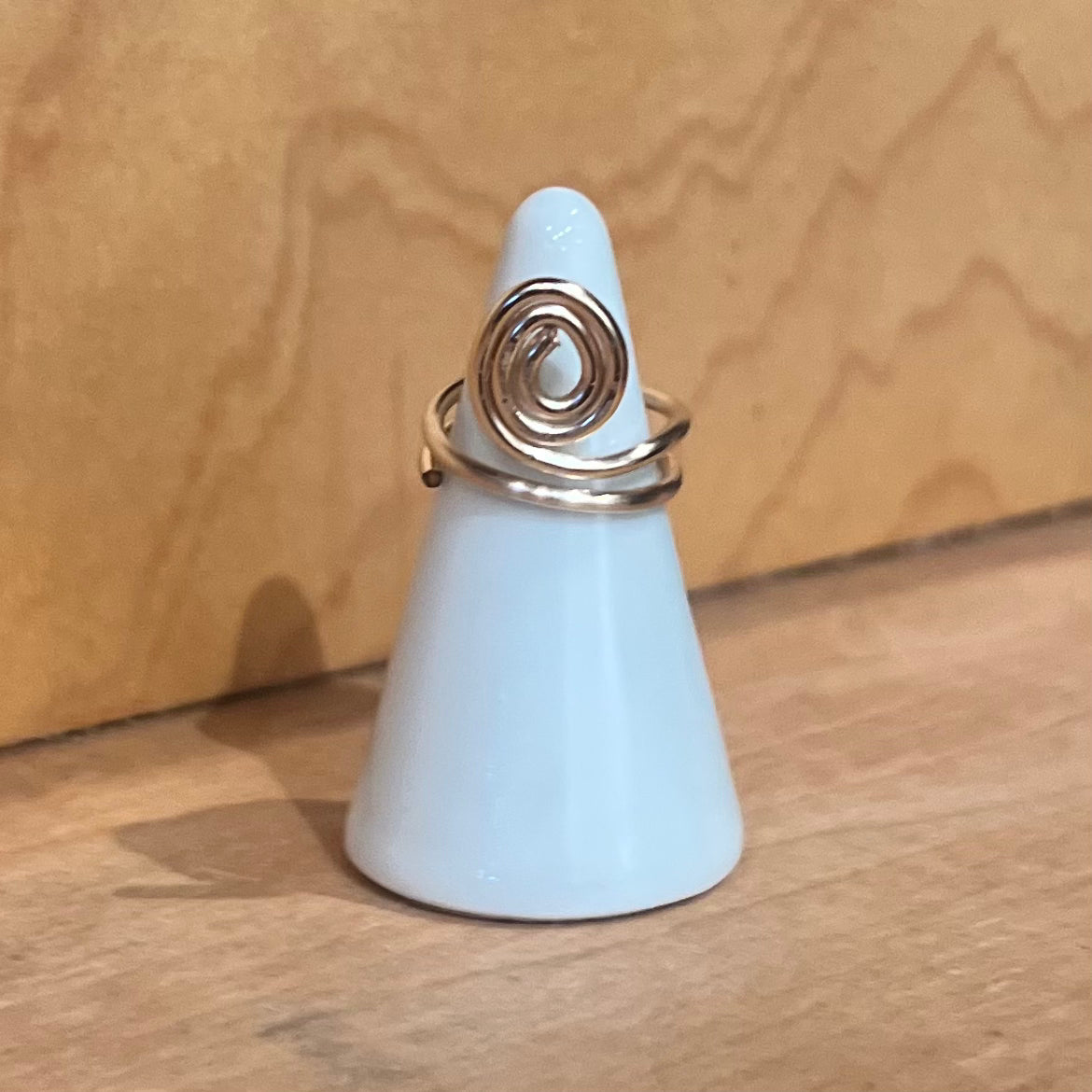 
                  
                    Sibay Studio: Wire Ring
                  
                