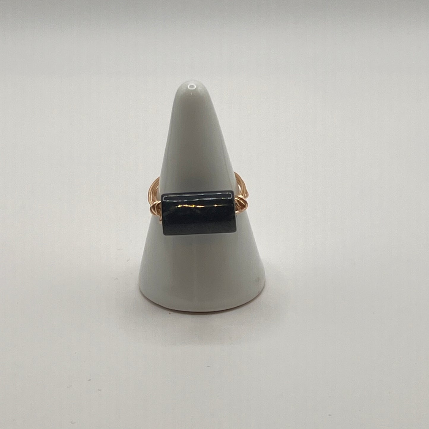 
                  
                    Sibay Studio: Wire Ring
                  
                