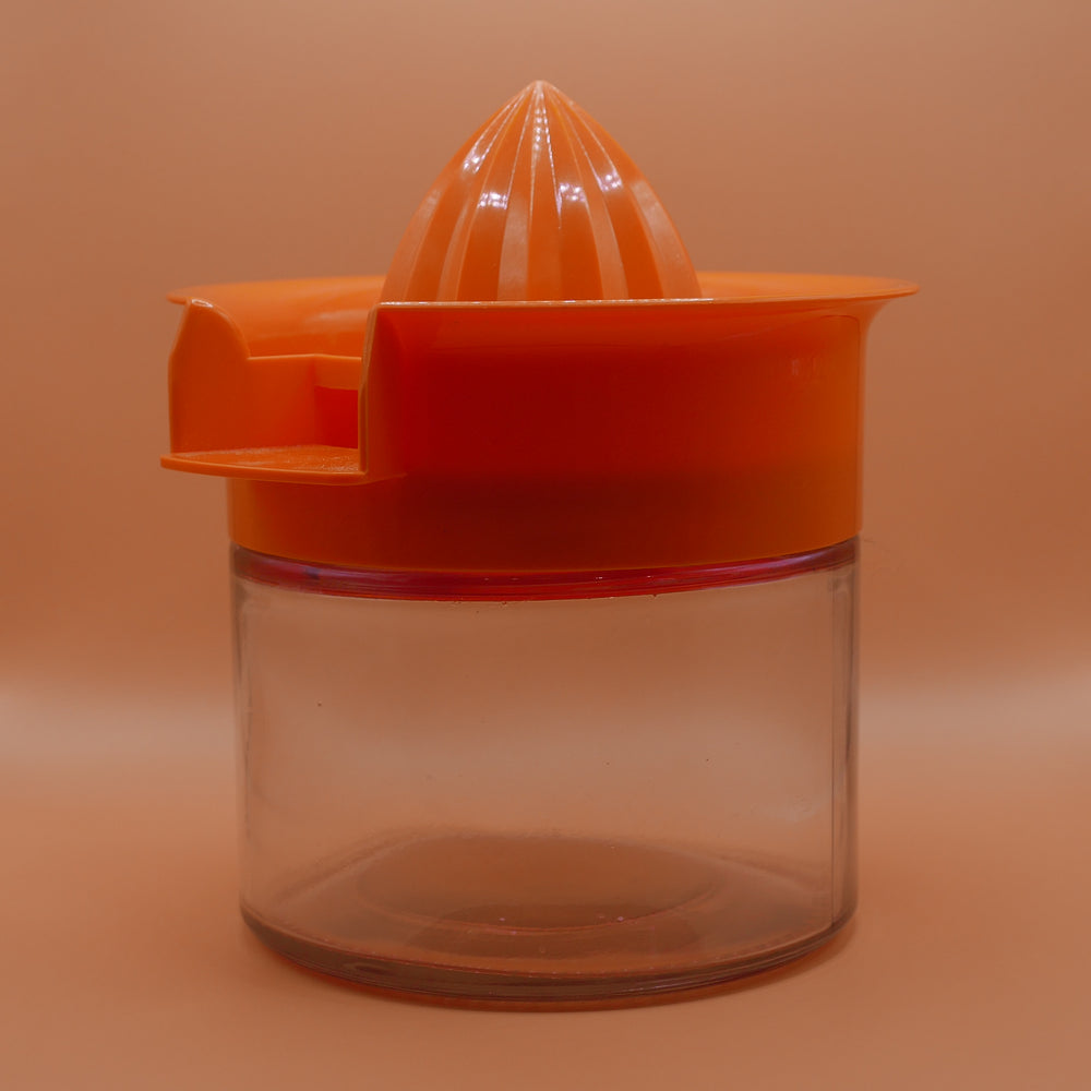 🍊 Vintage Juicer